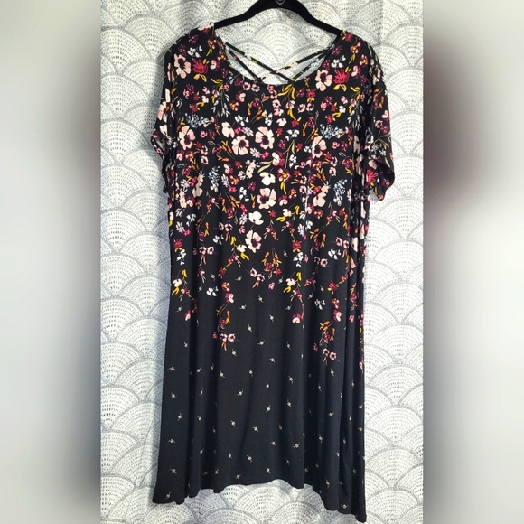 Maurices Floral Dress with Back Crisscross Strap Design Size XXL - Picture 1 of 5